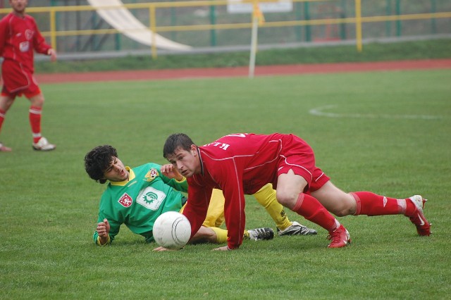 Z vítězného utkání klatovských fotbalistů : divize  mužů  Prachatice - Klatovy  0:1  -hráno  19.4.2008
