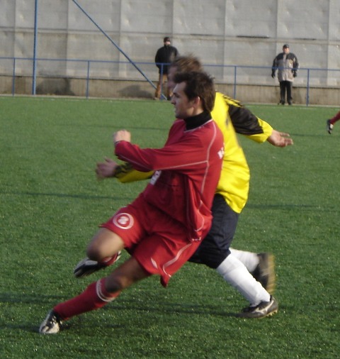 KLATOVY – MĚSTO TOUŠKOV     5:1  (1:1)
Dalším soupeřem Klatov  na turnaji na Doubravce bylo Město Touškov, účastník krajského přeboru
Branky: 12,74,80,84.min Hazlík, 87. Mužík – 28. min Fürbacher
Sestava Klatov:Jarolím(8.Cihlář) – Vítovec,Viktora,Hovorka,Šlechta – Toman(46.Mužík), Kopp, Brejcha, Zedník – Beneš,Hanzlí
Na foto je střelec čtyř branek TJ Klatovy  Hanzlík 

