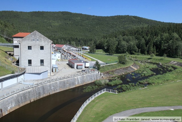 Lipno - pod přehradní hrází
