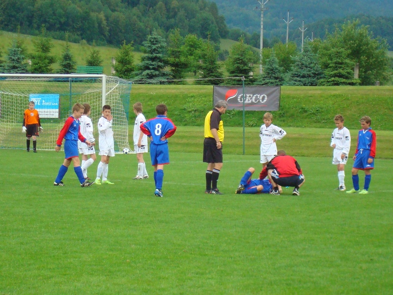 Z utkání Ústí nad Labem - Klatovy (ošetřování Medveděva z TJ Sušice )
