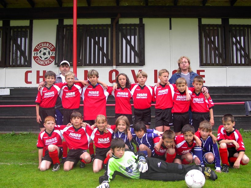 Foto Chanovic
Horní řada z leva
Šebek Jan, Šebek Oldřich - trenér, Panuška Vítek, Prýmas Jaroslav, Chárová Nikola, Soukup Petr, Červený David, Soukup Karel, Soukup Petr - trenér, Zoubek Václav
Dolní řada z leva
Solar Pavel, Kovář Roman, Šebková Klára, Soukupová Petra, Sivák David, Chalupný Jakub, Renč Jiří, Šimůnek Jan, Salák Jan
Ležící
Rada Lukáš
