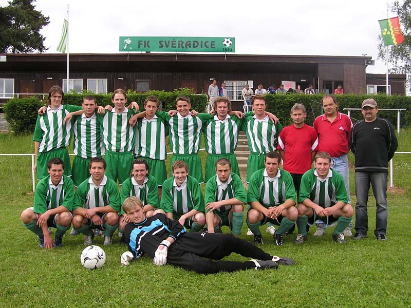 Svéradice, muži, 2005
Horní řada zleva:
Vonášek Jan, Šrámek Karel, Vápeník Petr, Švec Lukáš, Klečka Milan, Kába Rostislav, Makovec Stanislav,  Brynda Viktor - trenér, Dušek Václav st. - vedoucí, Větrovec Miroslav - asistent trenéra
Dolní řada zleva:
Prokopec Zdeněk, Soukup Lukáš, Vrána Petr, Vetrovec Jakub, Pavlovský David, Marek Pavel, Petrášek Michal
Ležící brankář: Soukup Michal
