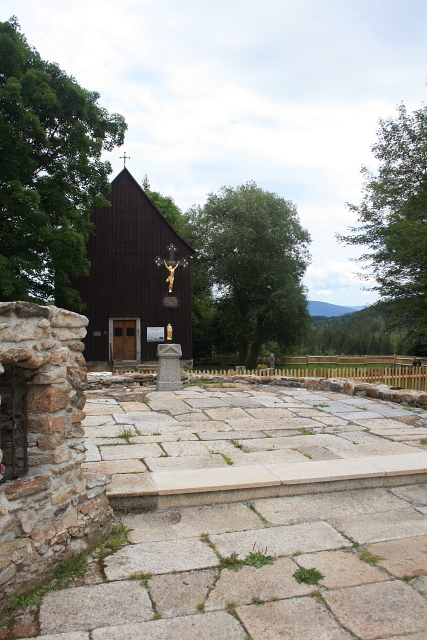 Kaple a kostel na Hůrce
