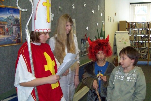 2010.12.2 Mikulášská besídka-ŠD
