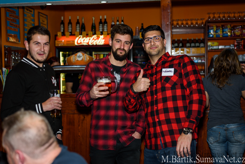 BAR_1_281829.jpg