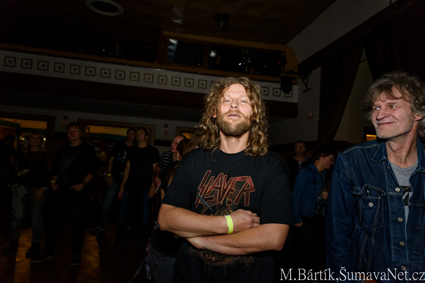 BAR_1_2821529.jpg