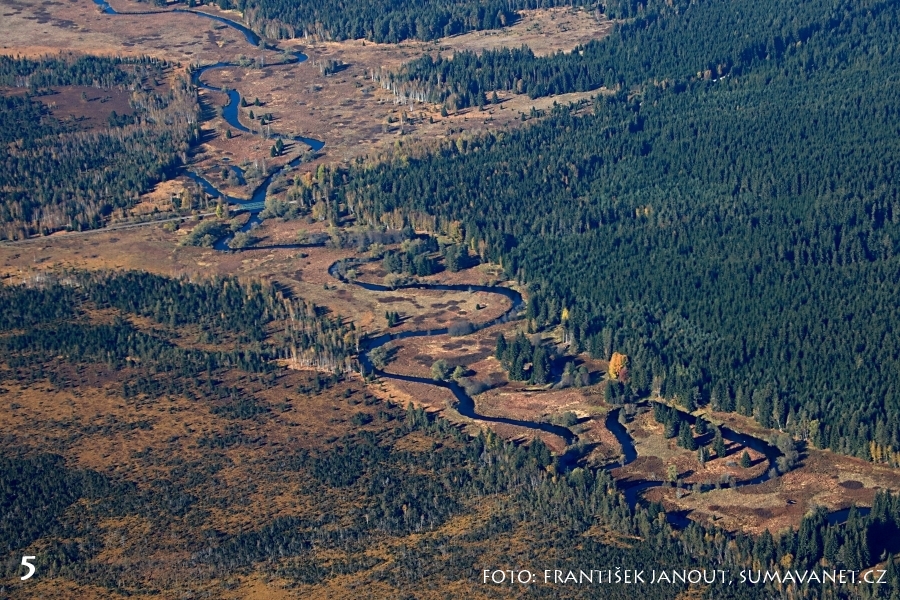 Podzimní Šumava 2021 z ptačí perspektivy 
Klíčová slova: Šumava;letecké pohledy;