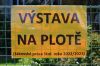 00_vystava_na_plote.JPG